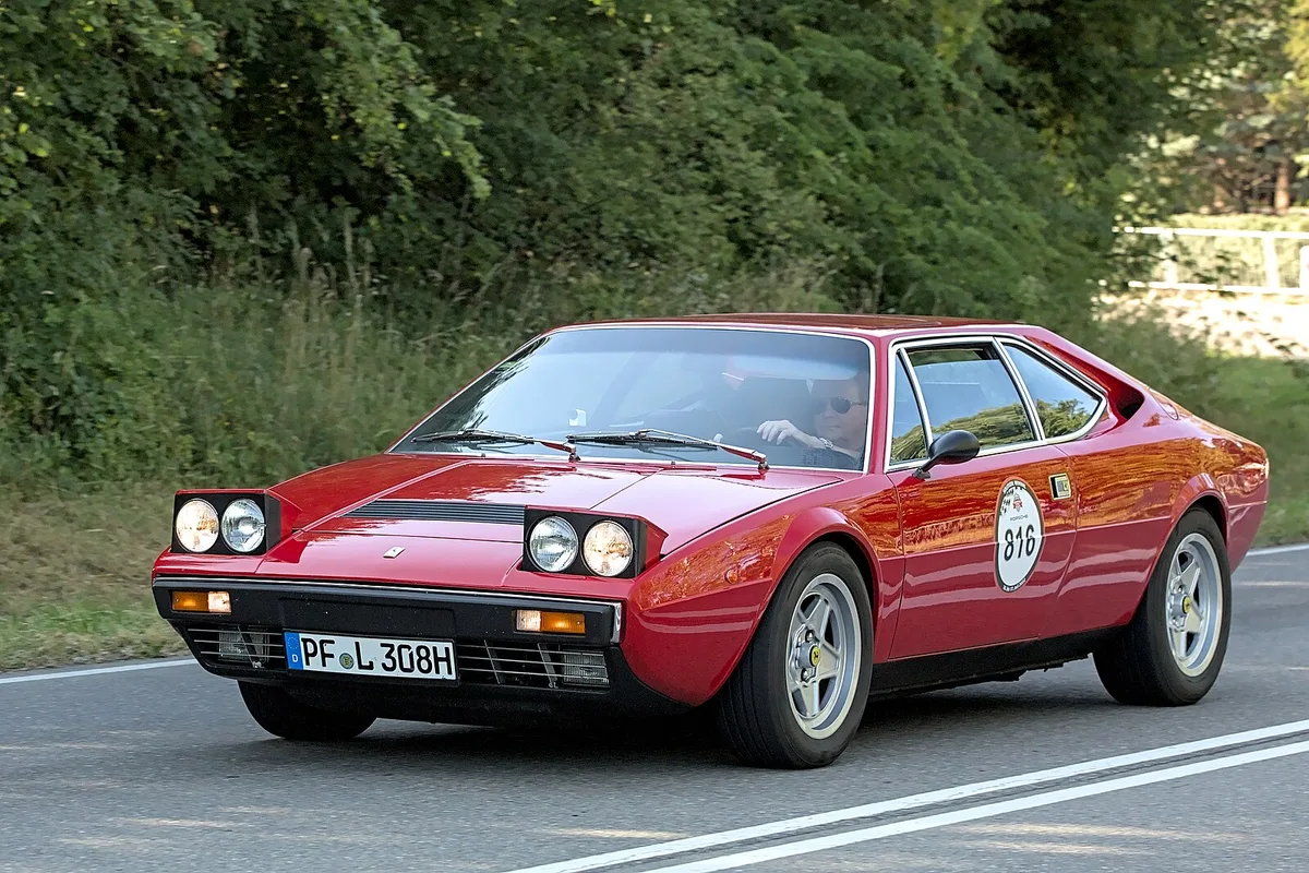 Ferrari GT4