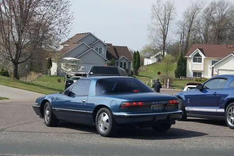 Buick Reatta — 4