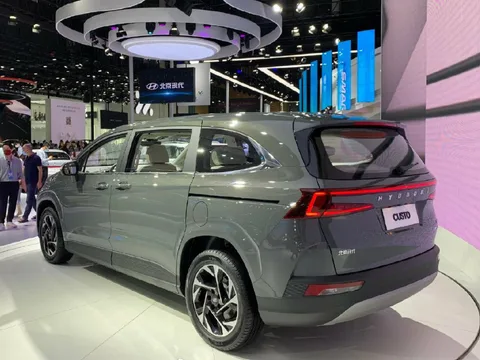 Hyundai Custo — 3