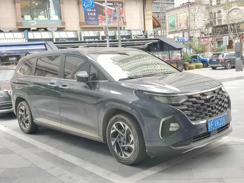 Hyundai Custo — 4
