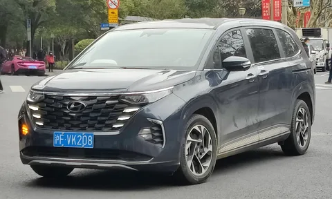 Hyundai Custo — 8