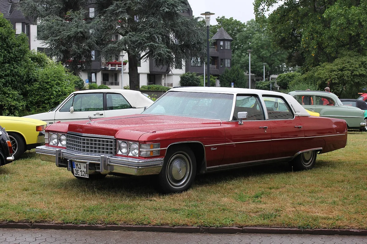 Cadillac Fleetwood Brougham