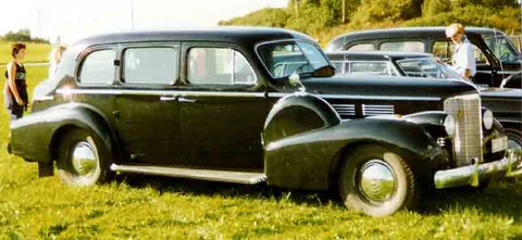 Cadillac Series 70 — 4