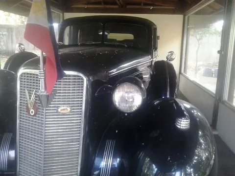 Cadillac Series 90 — 4