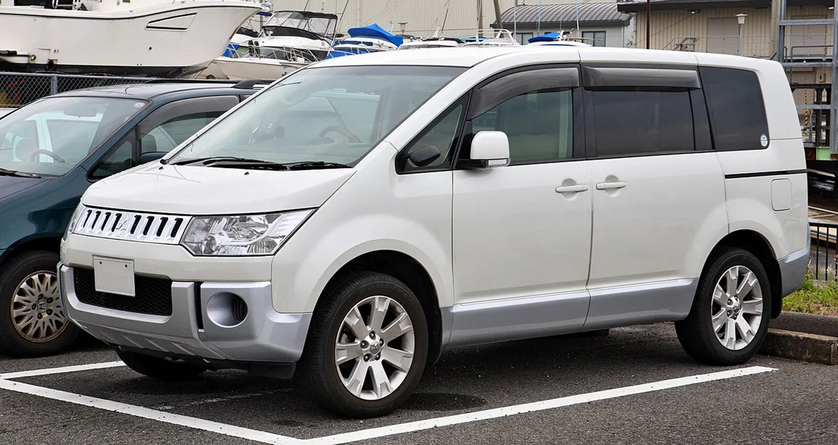 Mitsubishi Delica D:5