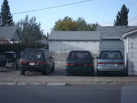 Nissan Axxess — 2