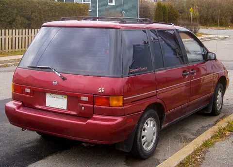 Nissan Axxess — 5