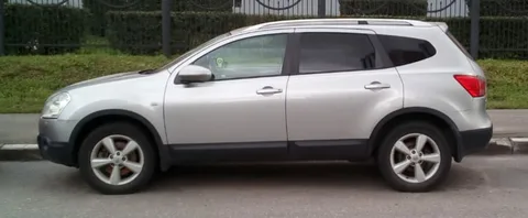 Nissan Qashqai +2 — 3