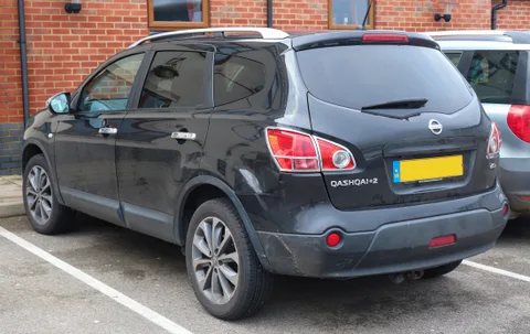 Nissan Qashqai +2 — 4