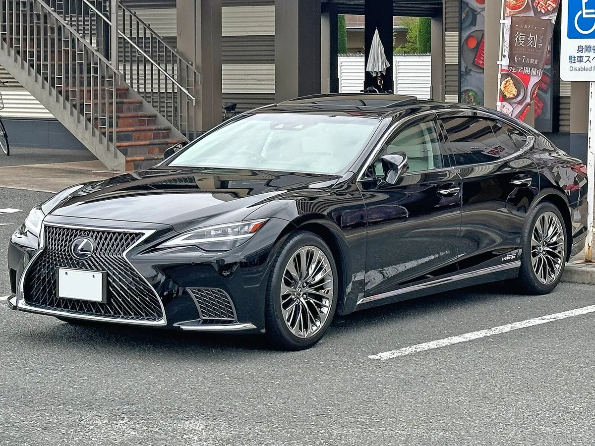 Lexus LS