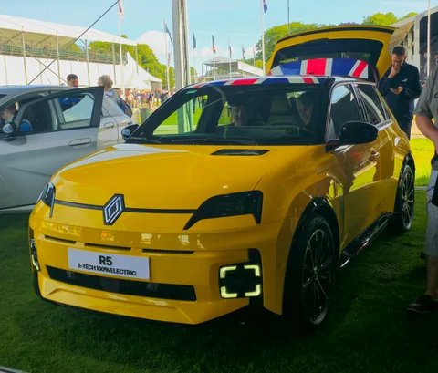 Renault 5 E-Tech Electric — 7