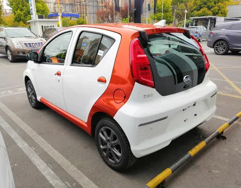 BYD e1 — 5