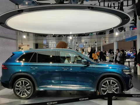 Geely Xingyue L — 6