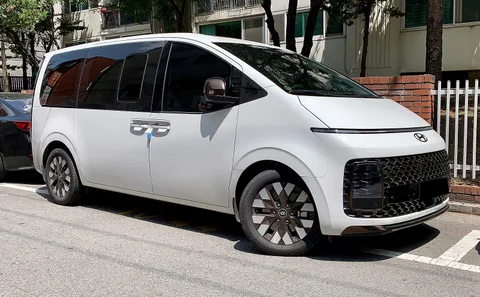 Hyundai Staria — 4