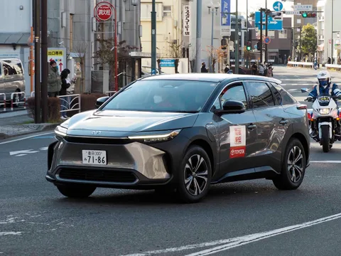 Toyota bZ4X — 5