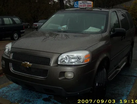 Chevrolet Uplander — 3