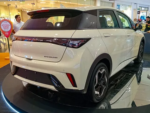 BYD Dolphin — 7