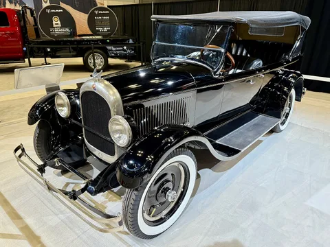 Chrysler Six — 4