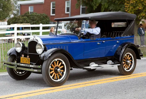 Chrysler Six — 7
