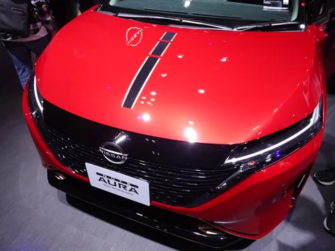 Nissan Note Aura — 8