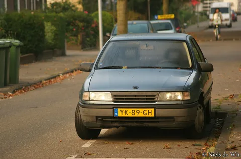 Opel Vectra A — 4