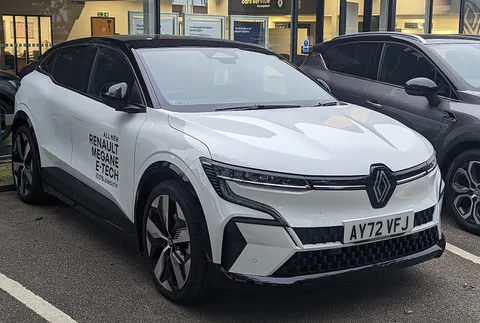 Renault Mégane E-Tech — 5
