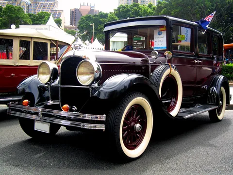 Chrysler 70 — 6