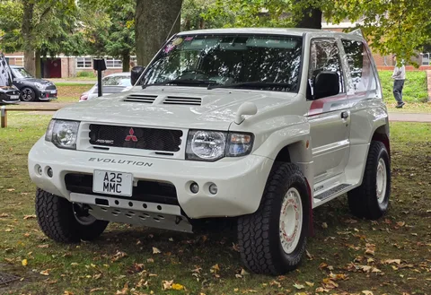 Mitsubishi Pajero Evolution — 3