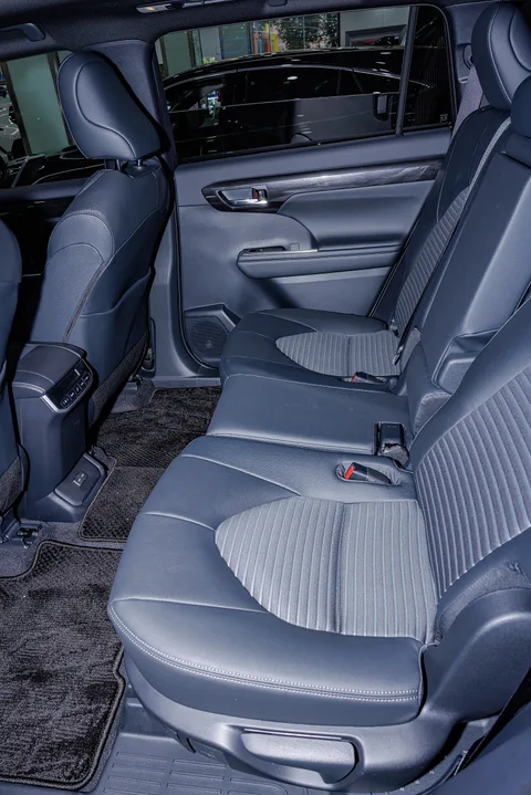 Toyota Crown Kluger — 6