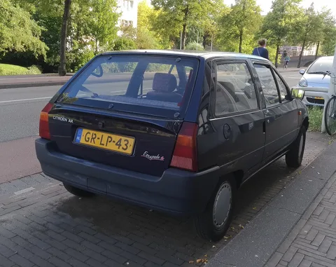 Citroën AX — 8