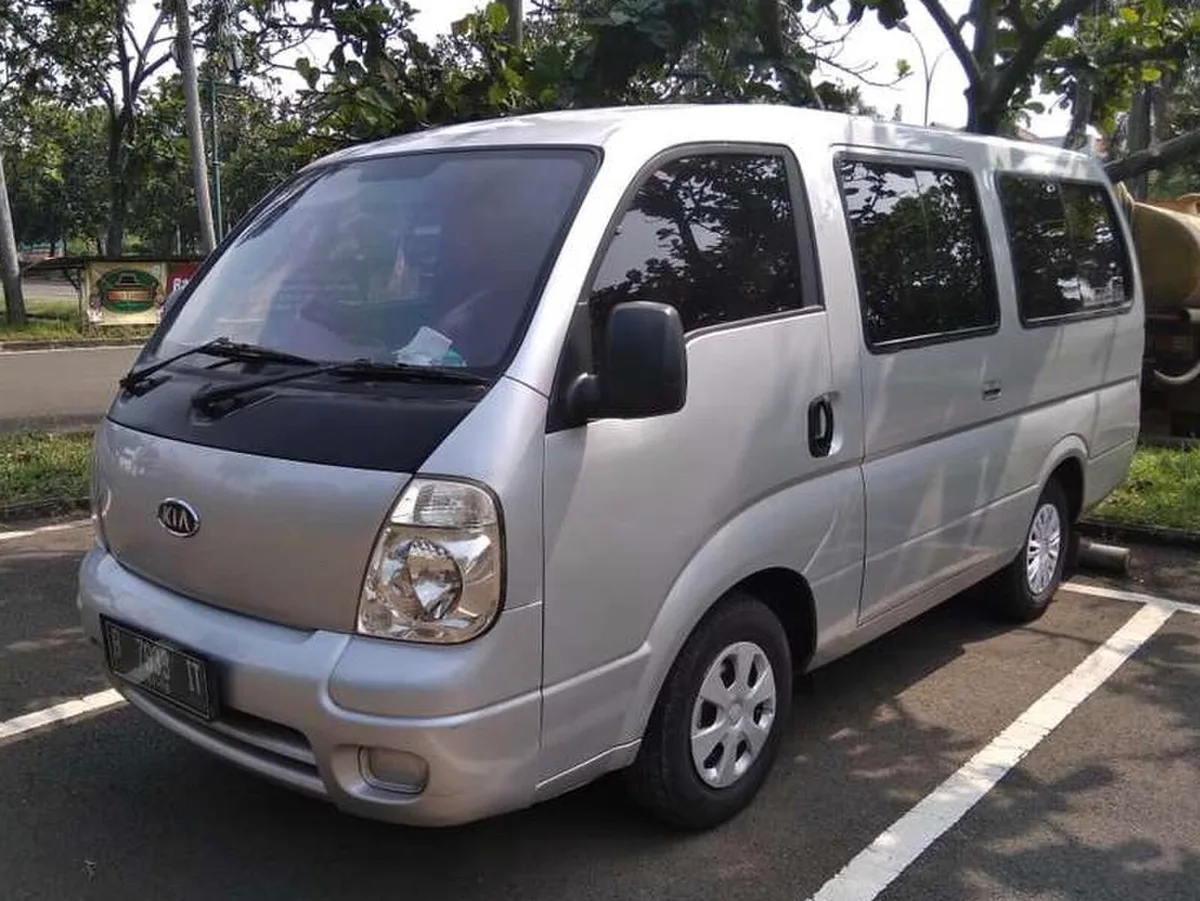 Kia Travelo