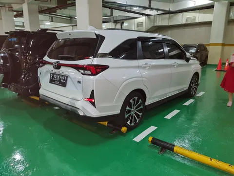 Toyota Veloz — 7