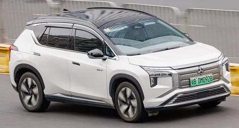 Mitsubishi Airtrek — 3