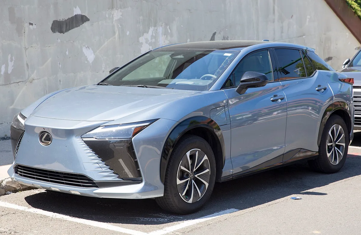 Lexus RZ
