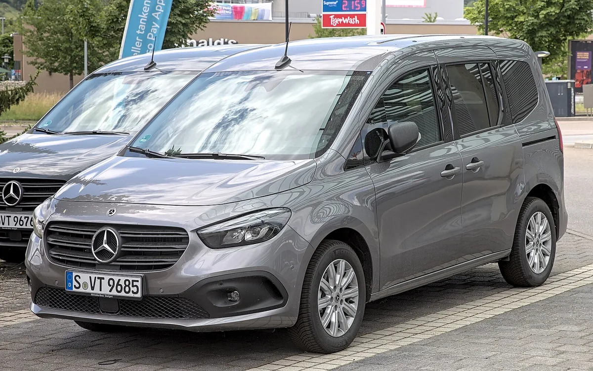 Mercedes-Benz W420