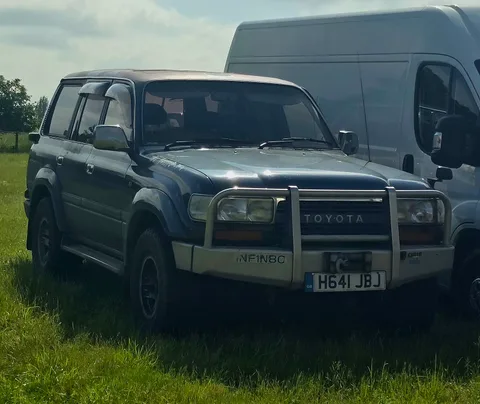 Toyota Land Cruiser (J80) — 4