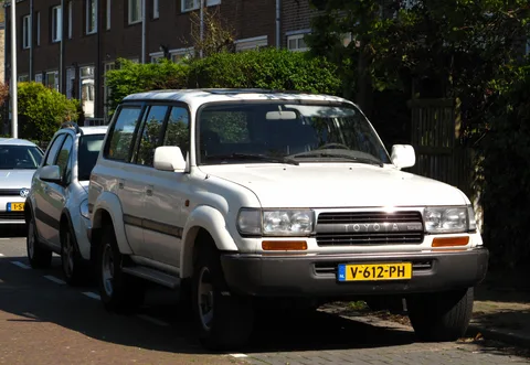 Toyota Land Cruiser (J80) — 5