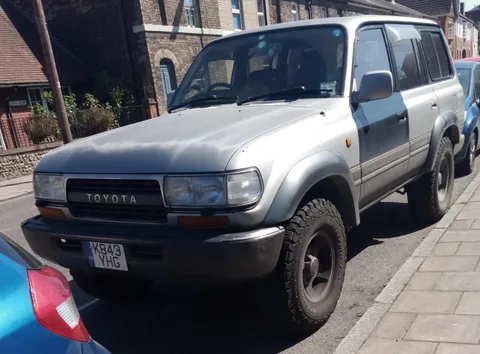 Toyota Land Cruiser (J80) — 6
