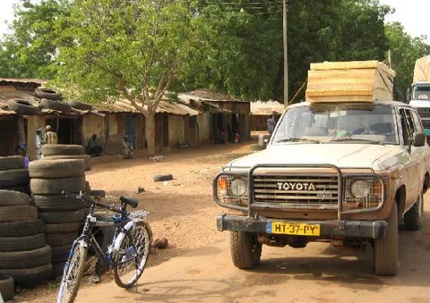 Toyota Land Cruiser (J60) — 4