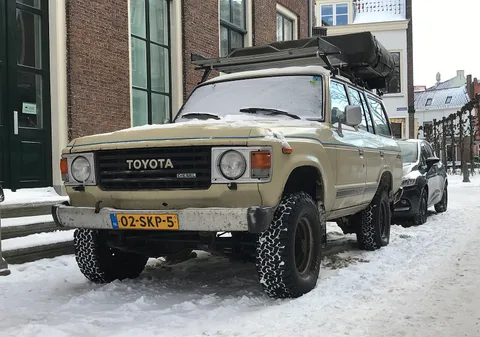 Toyota Land Cruiser (J60) — 7