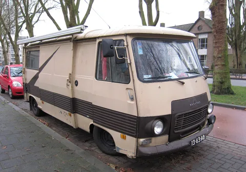 Peugeot J7 — 3