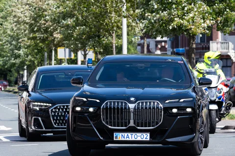 BMW 7 Series (G70) — 5