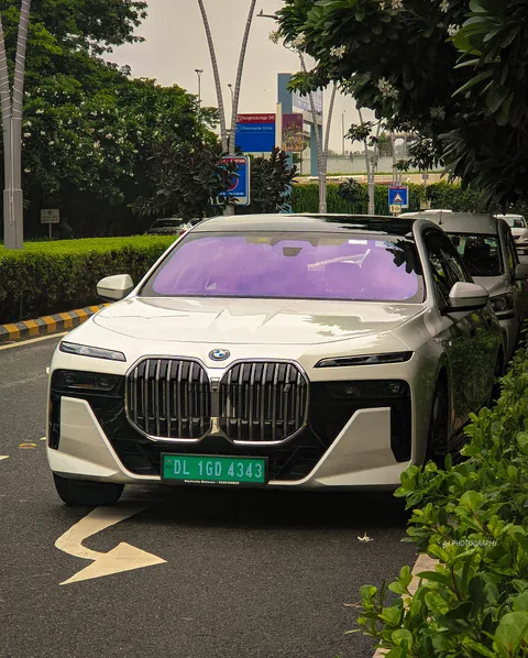 BMW 7 Series (G70) — 7