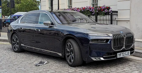 BMW i7 — 2