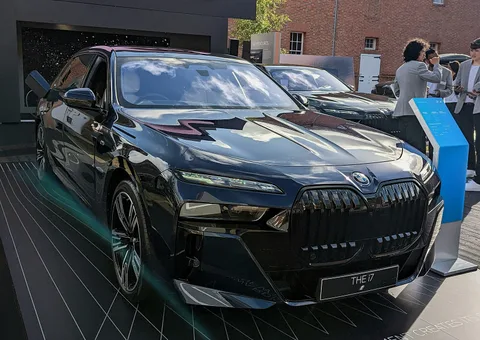 BMW i7 — 3