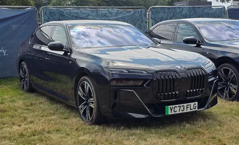 BMW i7 — 4