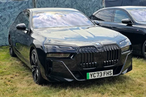 BMW i7 — 5
