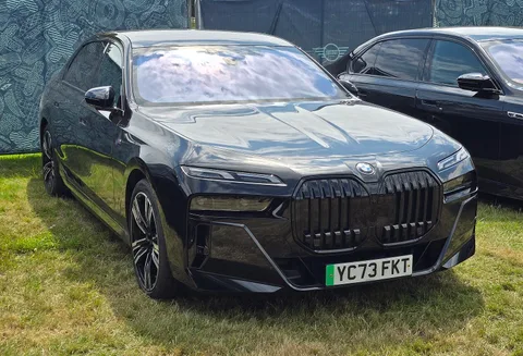 BMW i7 — 7