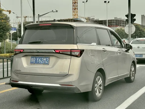 Wuling Jiachen — 5