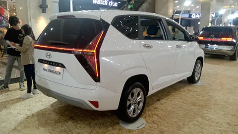 Hyundai Stargazer — 8